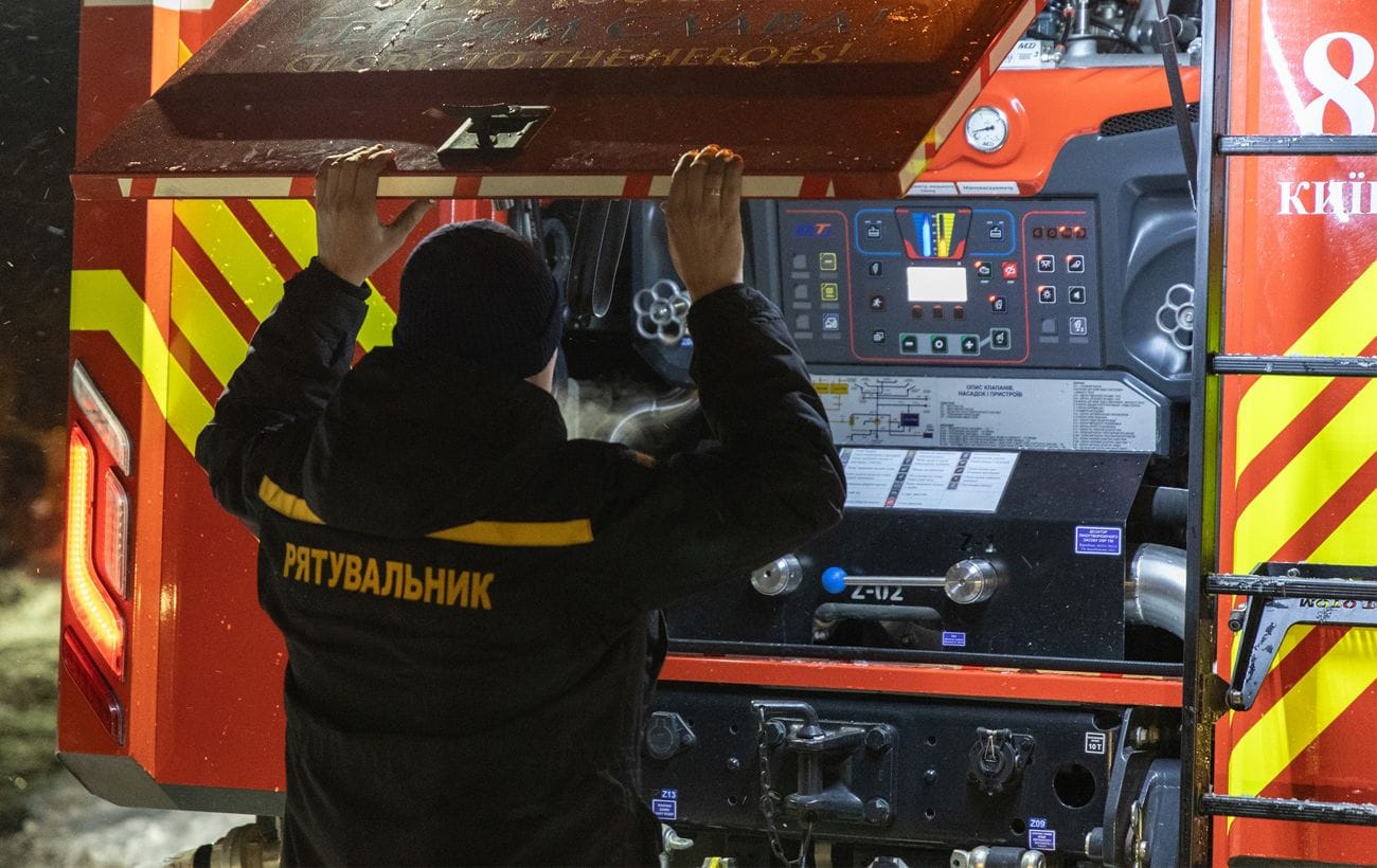 Російська Федерація завдала удару по Нововолинську, що розташований за 5 кілометрів від польського кордону: у місті відсутні електроенергія та водопостачання.